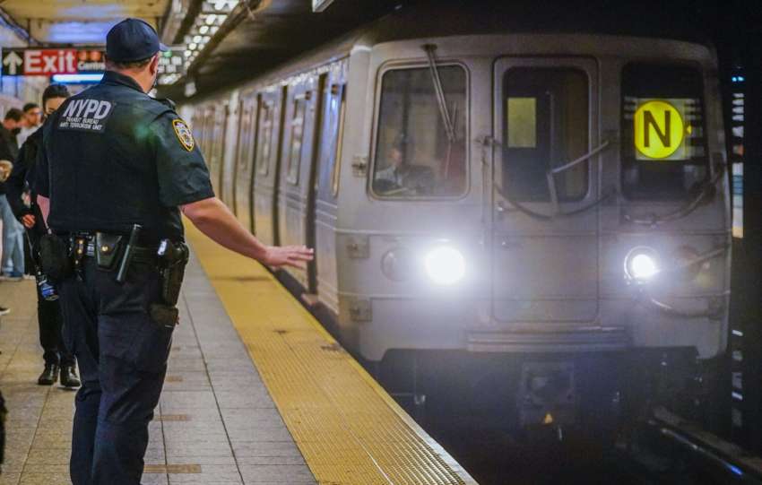 NYC’s Subway AI Weapons Scanners Fail to Find a Single Gun