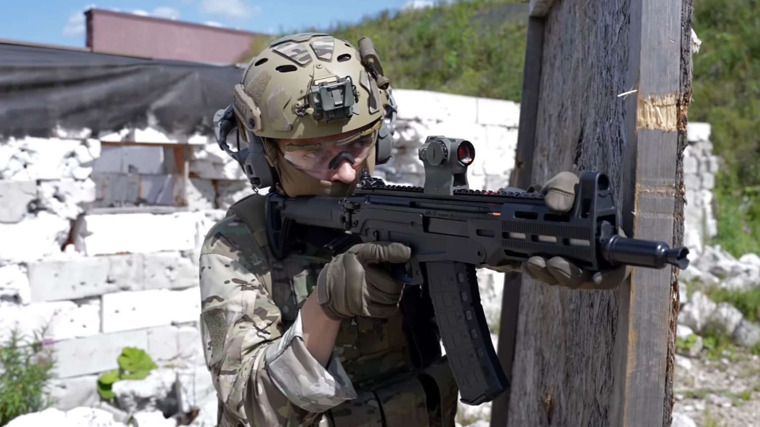 Rosoboronexport’s Video on the New AM-17 Compact Assault Rifle Rosoboronexport’s Video on the New AM-17 Compact Assault Rifle