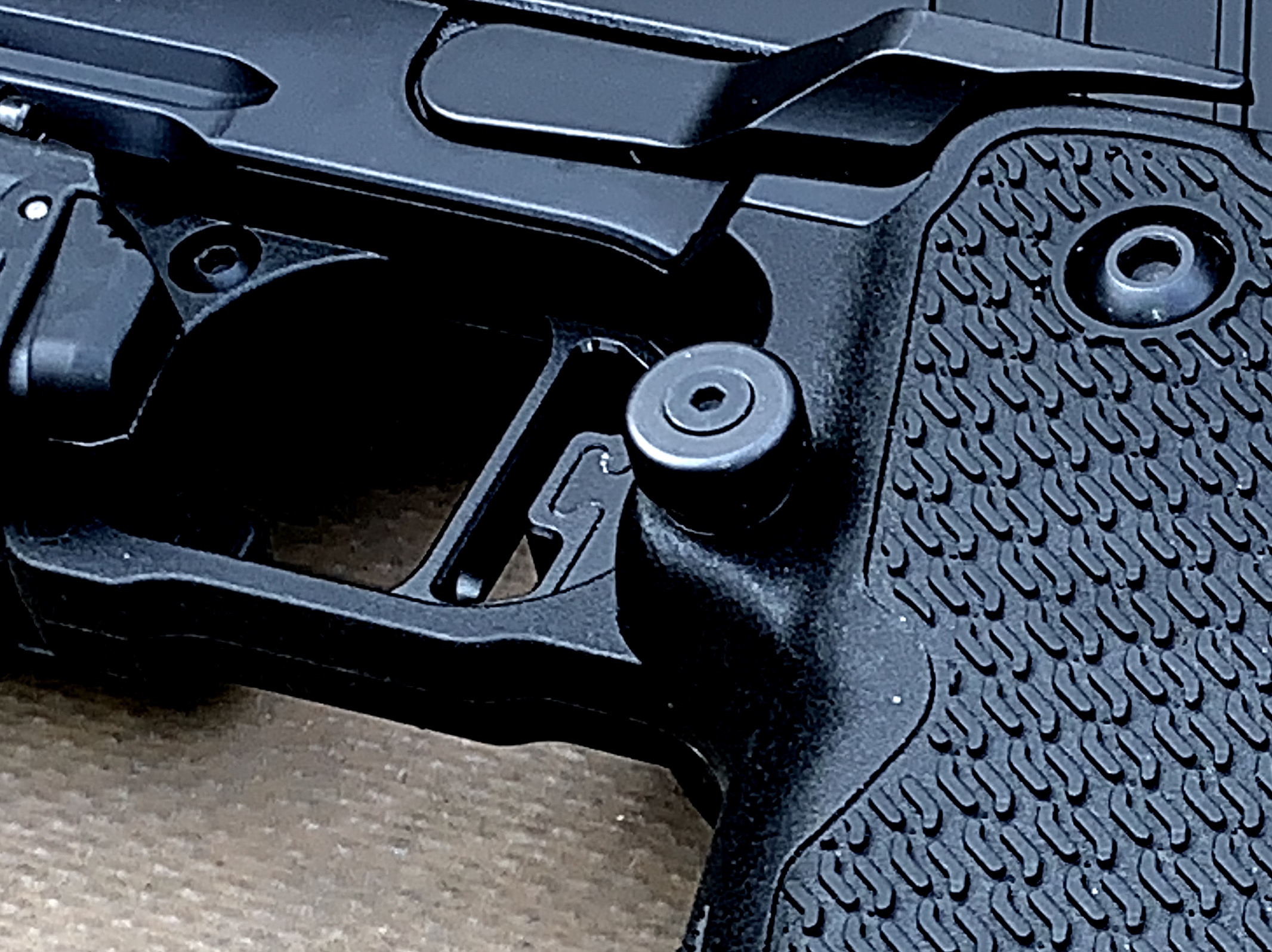 MAC-9-DS-Duty-controls-2